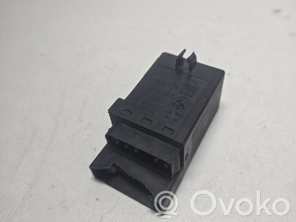 BMW 5 E39 Žvakių pakaitinimo rėlė 