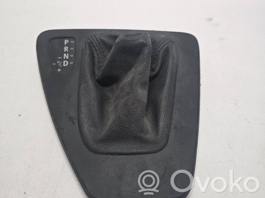 BMW 3 E90 E91 Vaihteenvalitsimen kehys verhoilu muovia 