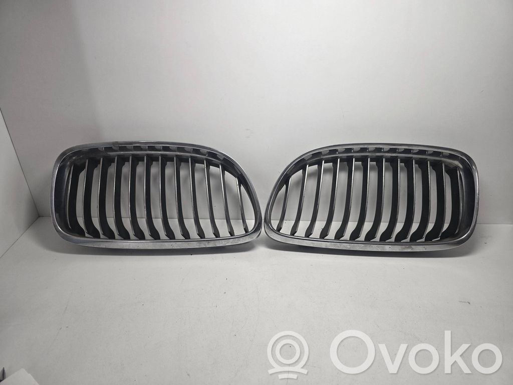 BMW 5 E60 E61 Priekšējais režģis 