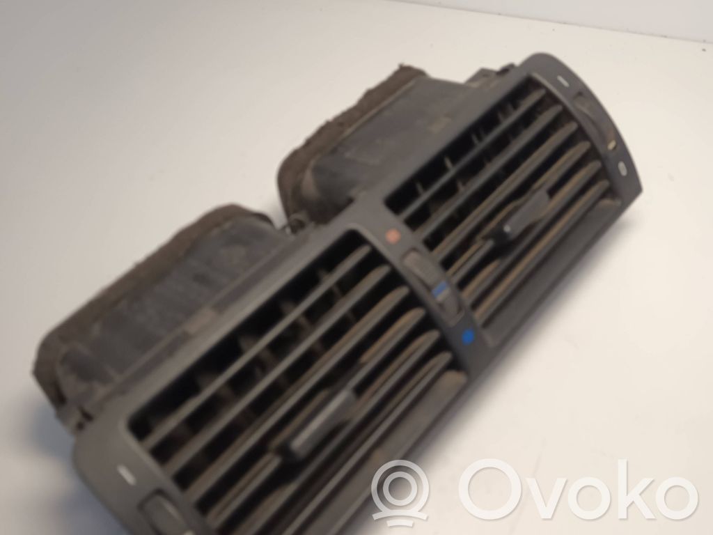 BMW 3 E46 Centrinės oro grotelės 
