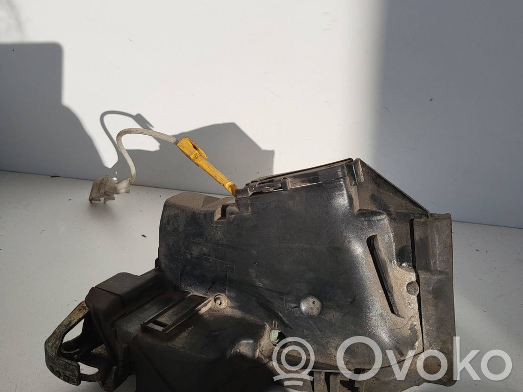 BMW 5 E39 Priekšpusē slēdzene 
