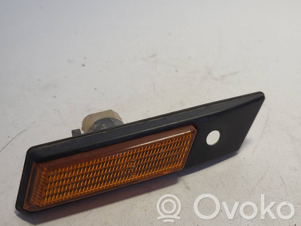BMW 3 E36 Front fender indicator light 