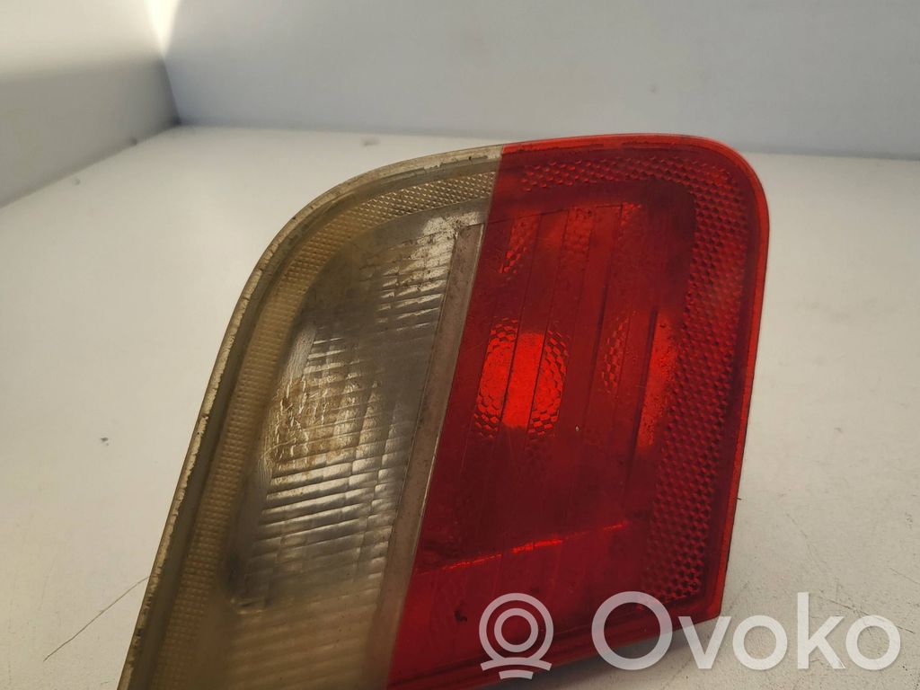 BMW 3 E46 Aizmugurējais lukturis pārsegā 
