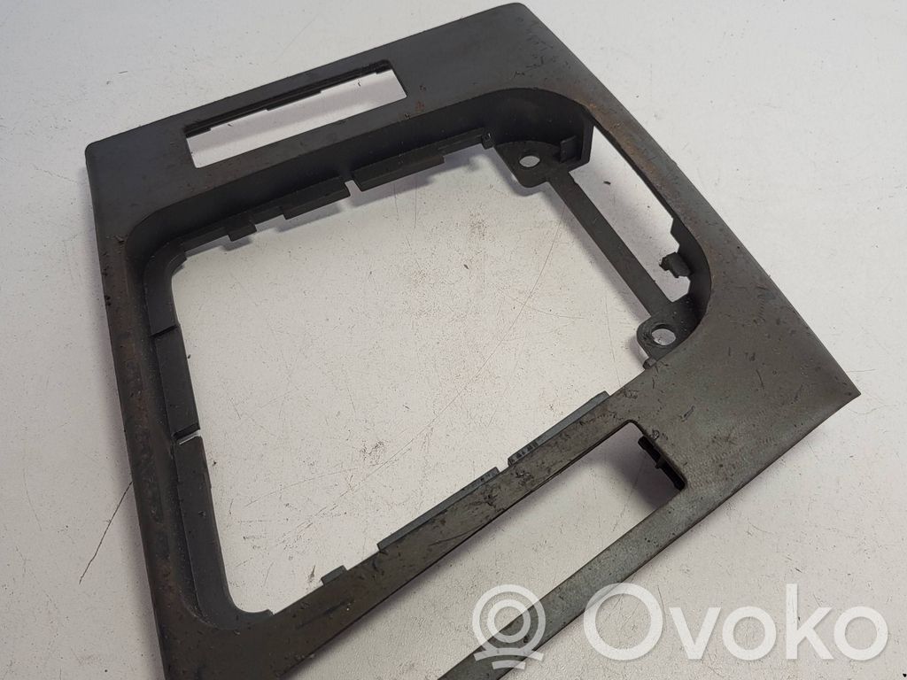 BMW 3 E46 Ātrumu pārslēgšanas sviras dekoratīvā apdare (plastmasas) 