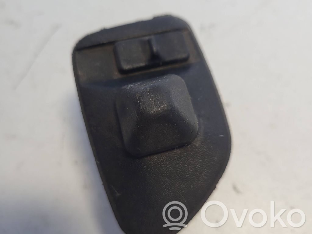 Wing mirror switch   1387281