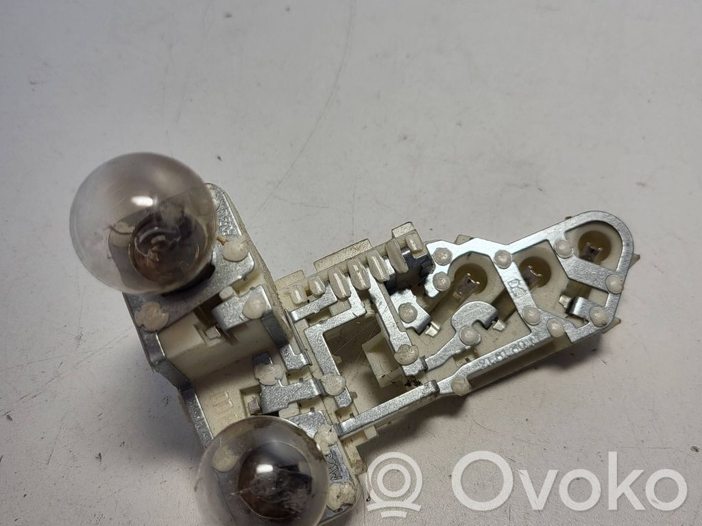 BMW 3 E90 E91 Cubierta del soporte de la lámpara de la luz trasera 