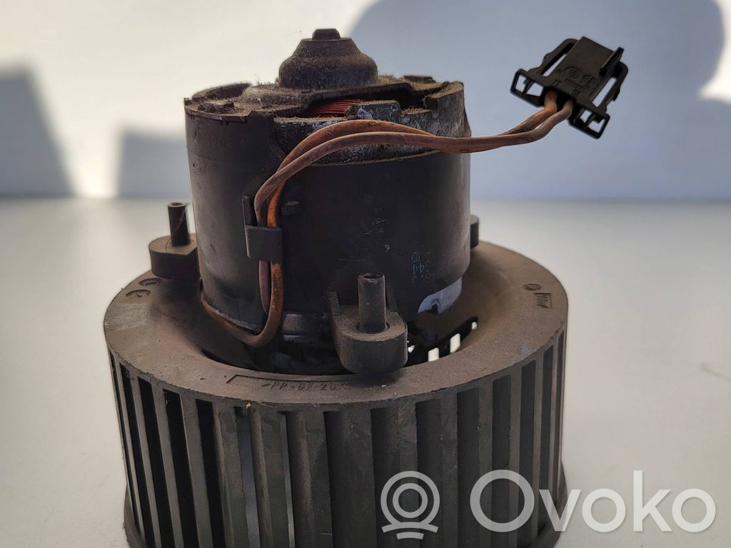 BMW 3 E90 E91 Mazā radiatora ventilators 