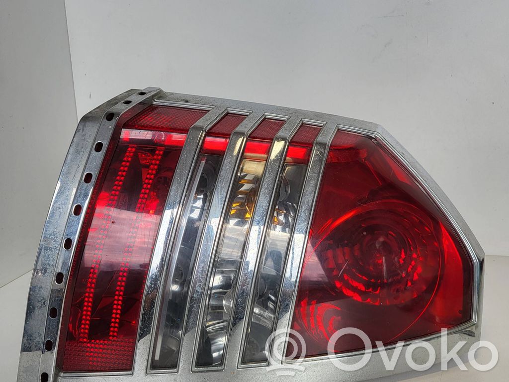 Chrysler 300 - 300C Задний фонарь в кузове 