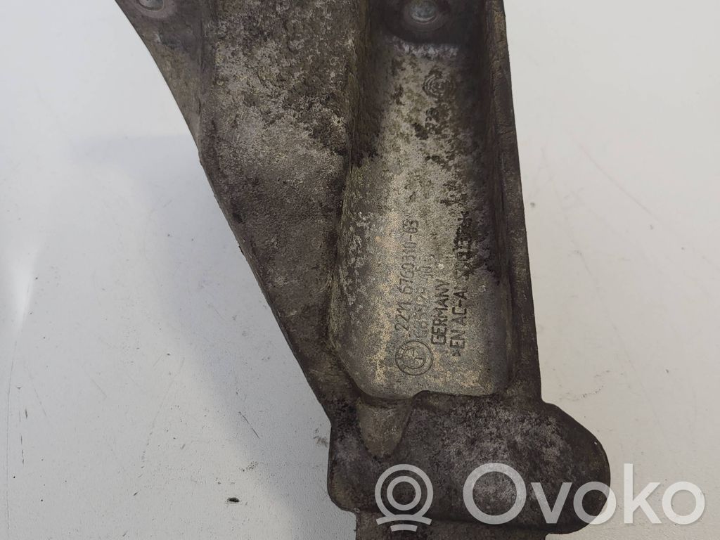 BMW 3 E90 E91 Engine mounting bracket 