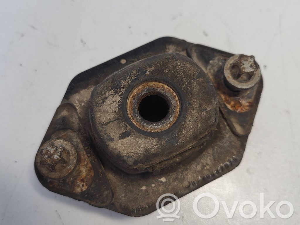 Radiator mount bracket   14532410