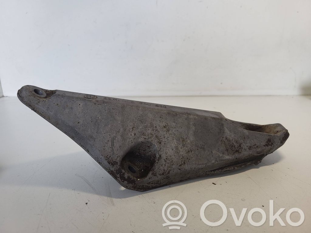 Engine mounting bracket   22116750855