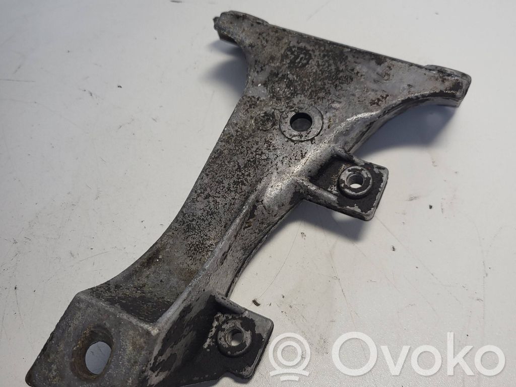 BMW 3 E36 Engine mounting bracket 