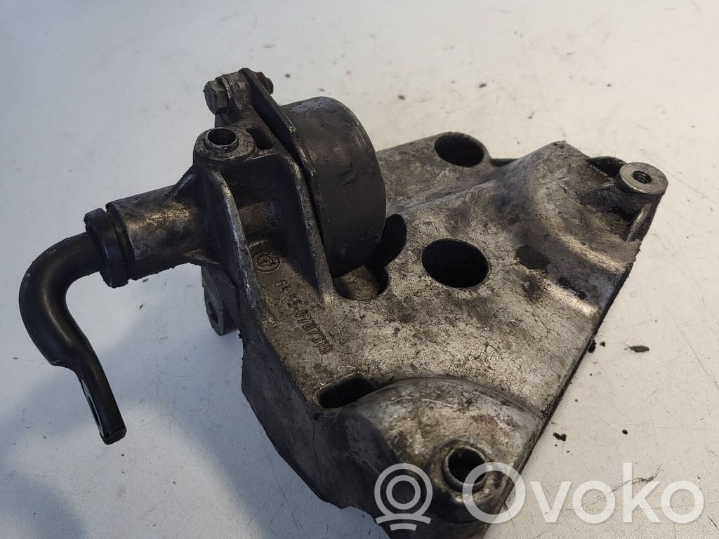 BMW 3 E90 E91 Staffa di montaggio del compressore dell’A/C 