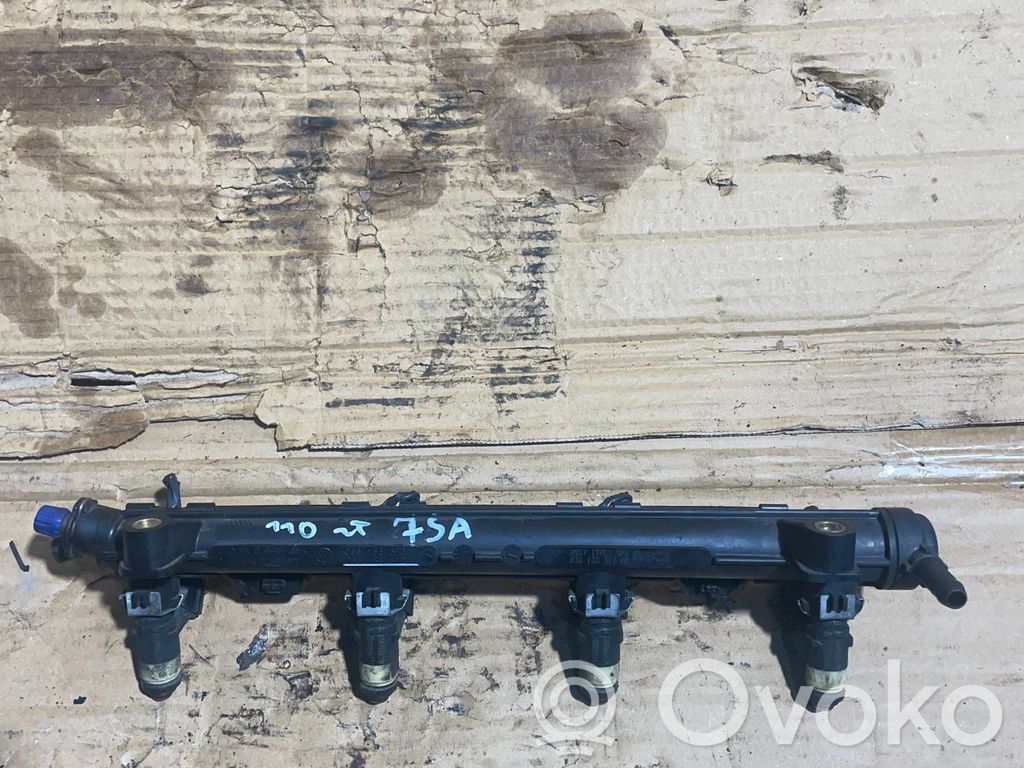Volkswagen Polo IV 9N3 Listwa wtryskowa 