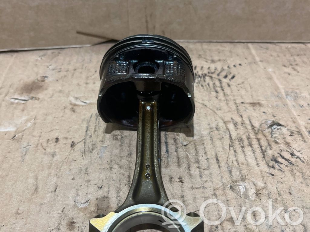 Piston with connecting rod