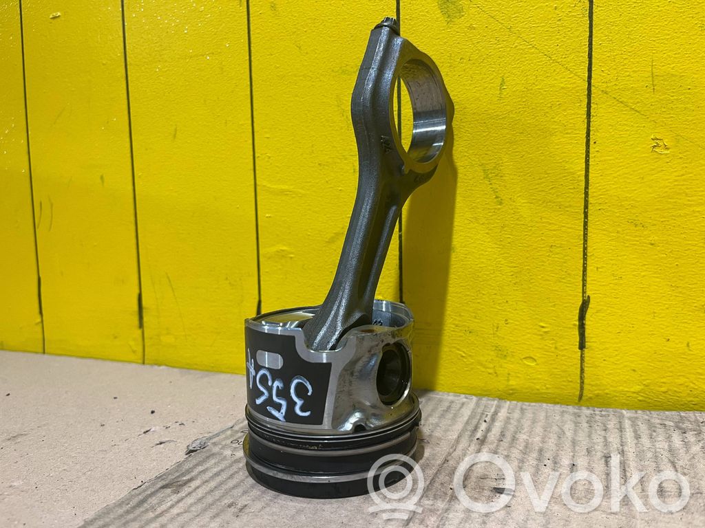 Audi A4 S4 B6 8E 8H Piston avec bielle 