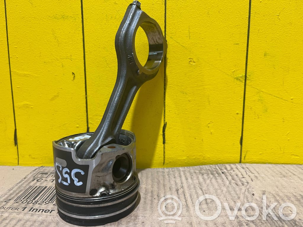 Audi A4 S4 B6 8E 8H Piston avec bielle 