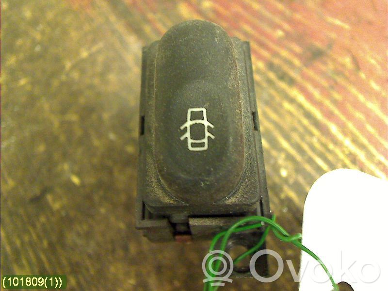 Nissan Kubistar Central locking switch button 