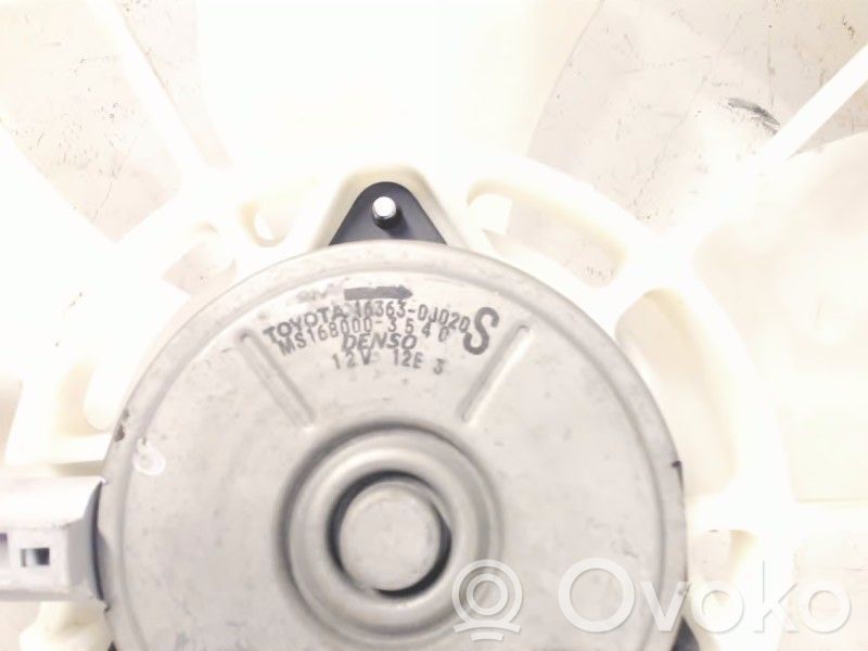 Toyota Corolla E120 E130 Elektryczny wentylator chłodnicy 