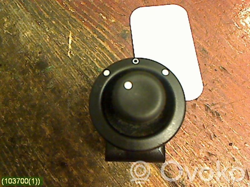 Nissan Kubistar Wing mirror switch 