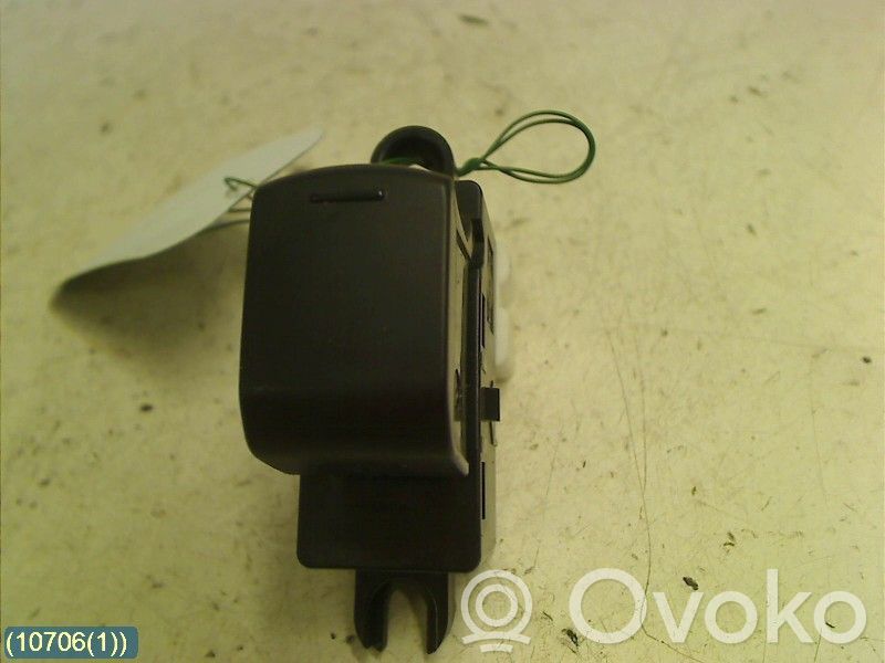 Electric window control switch   1725ZNILES