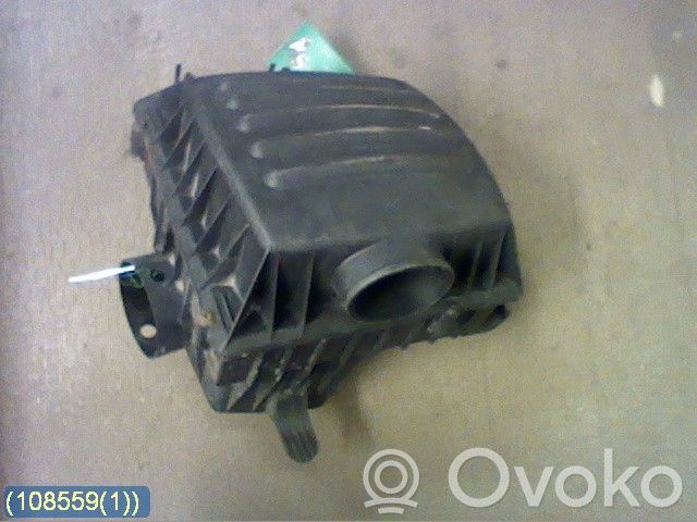 Opel Omega B2 Ilmansuodattimen kotelo