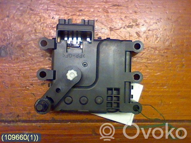 Motorino attuatore ricircolo aria dell’A/C   2Y11M
