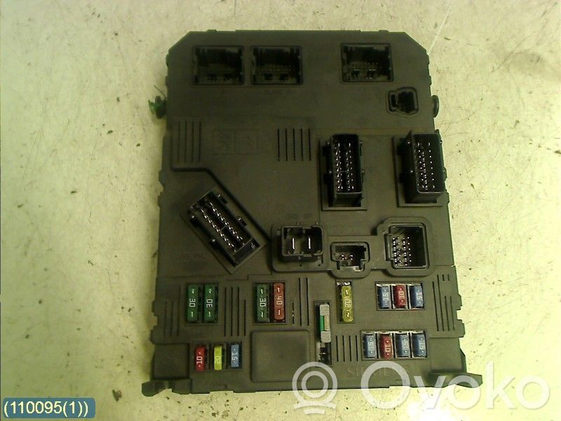 Peugeot 407 Módulo de fusible 