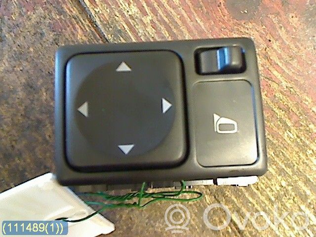 Wing mirror switch