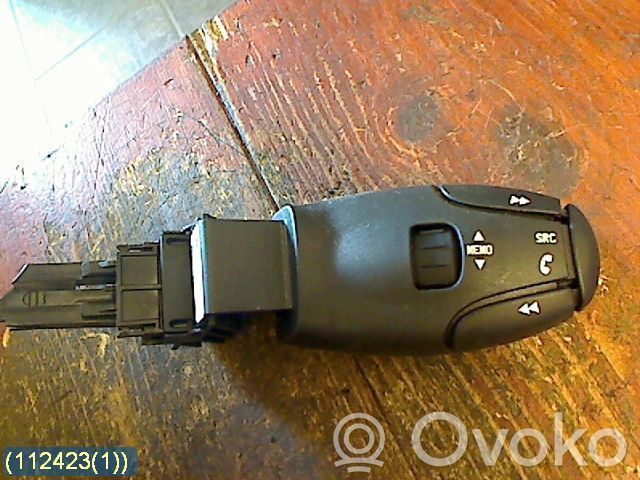 Peugeot 607 Interruptores/botones de la columna de dirección 
