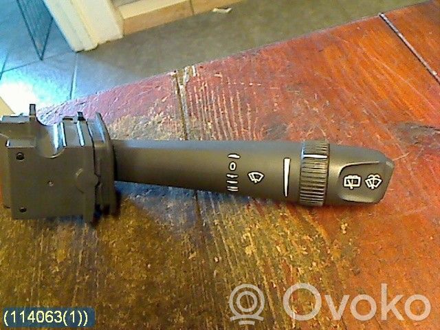 Volvo XC70 Wiper control stalk 