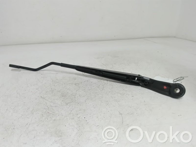 Nissan Note (E11) Front wiper blade arm 