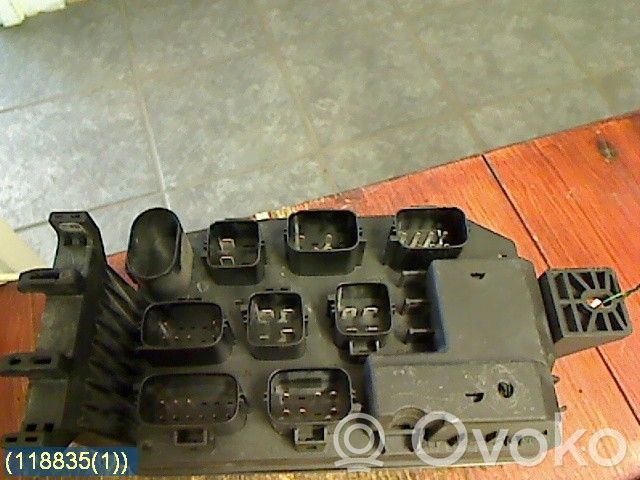 Jaguar X-Type Fuse module 