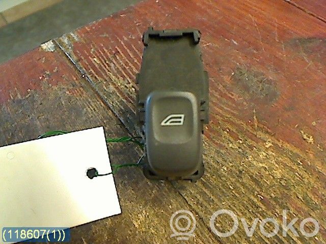 Volvo V70 Electric window control switch 