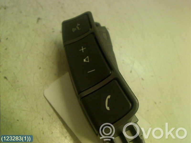 BMW 7 E65 E66 Ohjauspyörän painikkeet/kytkimet 