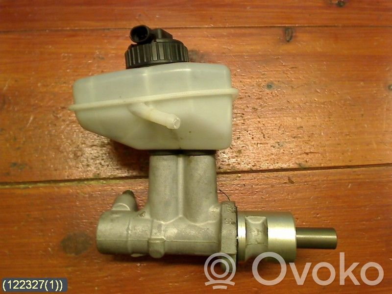 Master brake cylinder