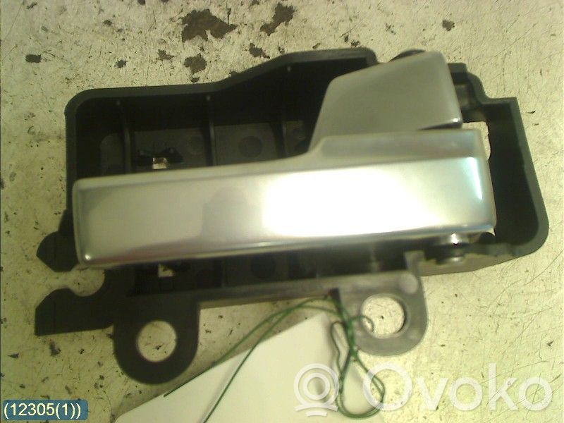 Manecilla interna puerta delantera   8M51R22600AA,SATINKROM