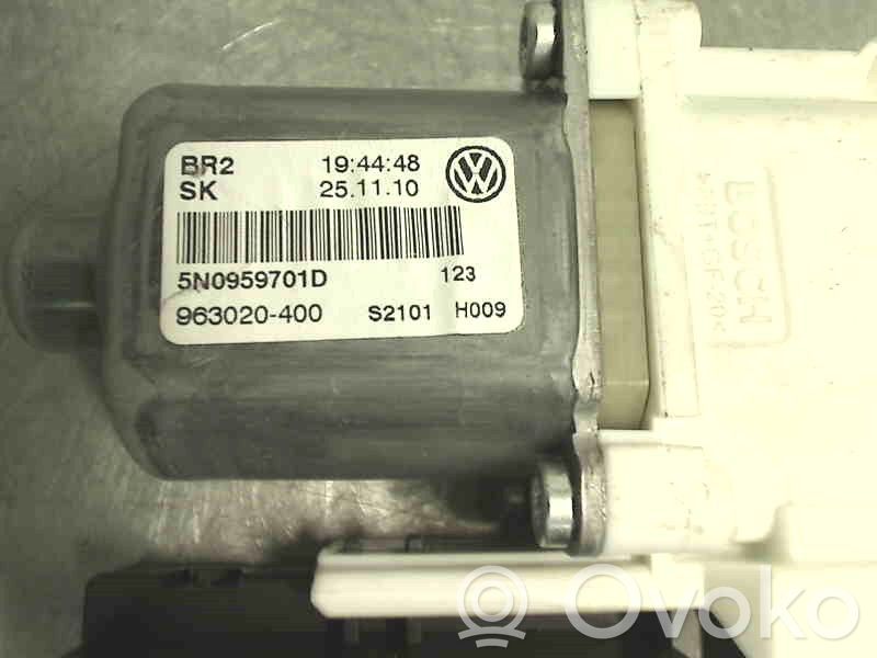 Volkswagen Tiguan Silnik regulatora szyby drzwi przednich 