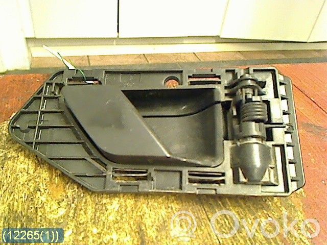 Manecilla interna puerta delantera   914395