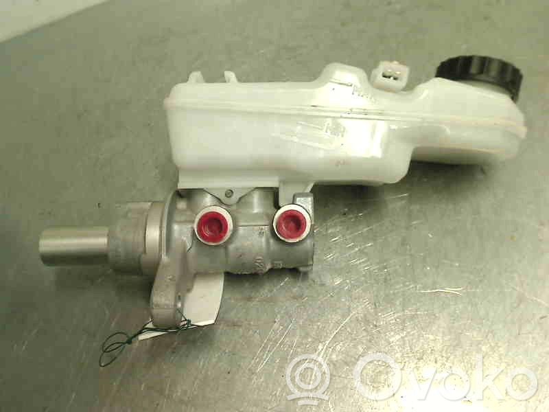 Toyota Avensis T270 Główny cylinder hamulca 