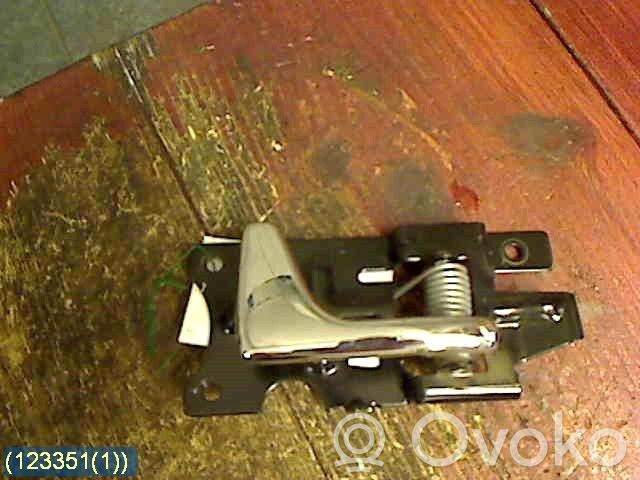 Land Rover Discovery Front door interior handle 
