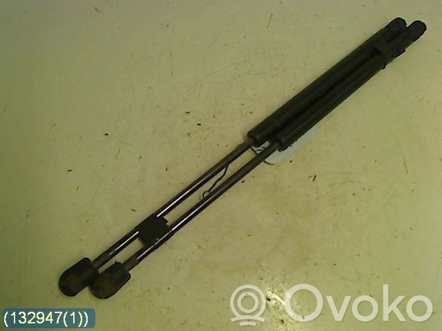 Volkswagen Polo III 6N 6N2 6NF Tailgate strut 