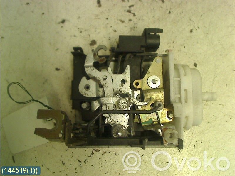 Etuoven lukko   4D1837016D,AKS
