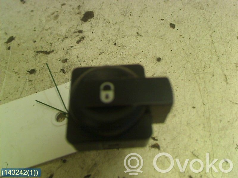 Citroen C4 I Central locking switch button 