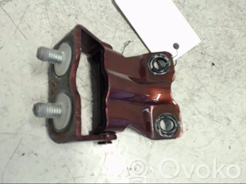 Subaru Outback Tailgate/trunk/boot hinge 