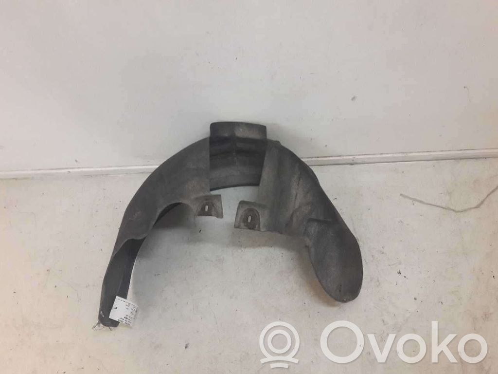 Volvo V50 Nadkole przednie 