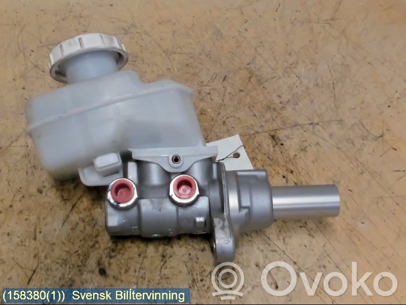 Mitsubishi L200 Główny cylinder hamulca 