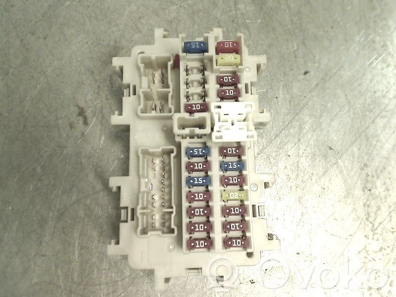 Nissan Navara D40 Fuse module 