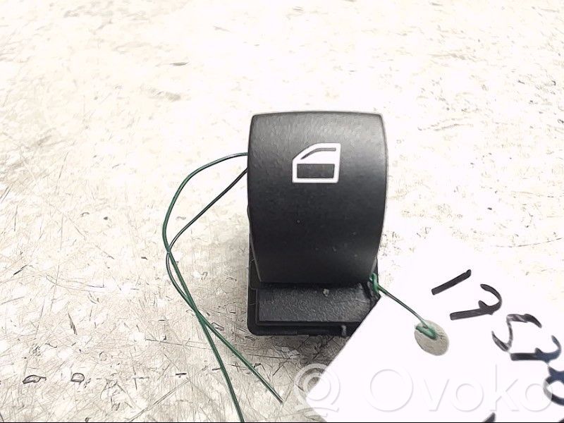 Interruptor del elevalunas eléctrico   61,6935534