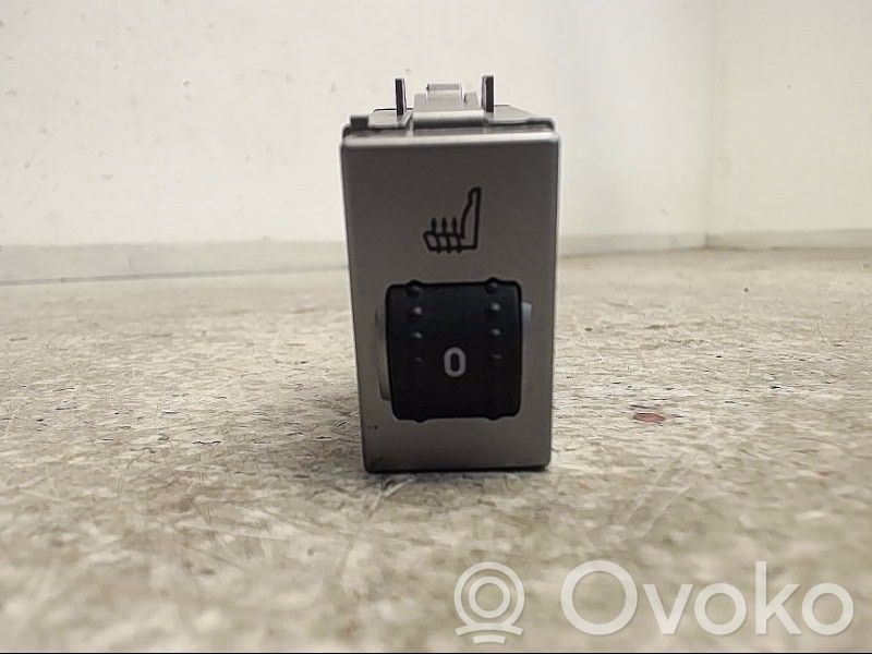 Ford Kuga I Seat heating switch 
